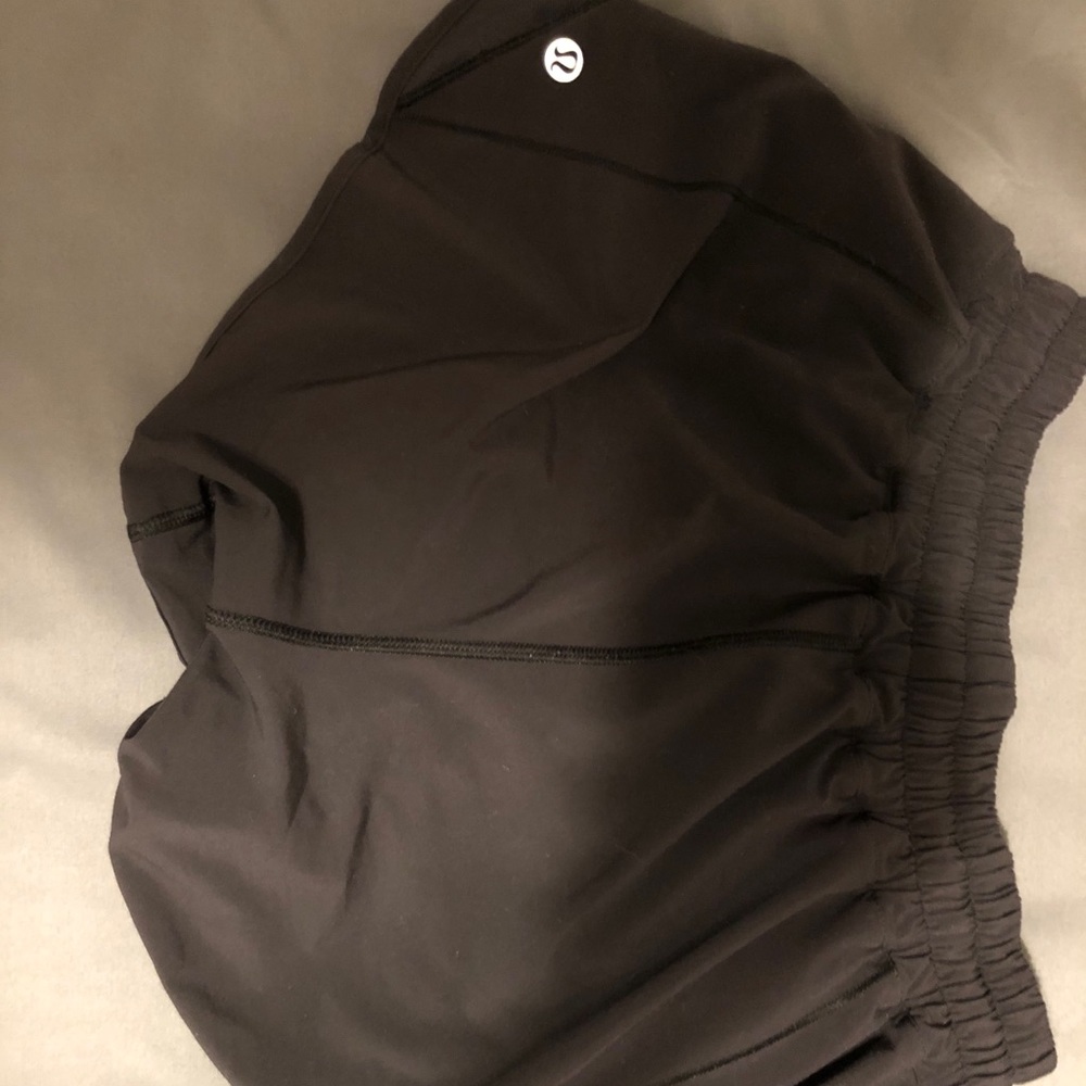 lululemon hotty hot shorts 4in
